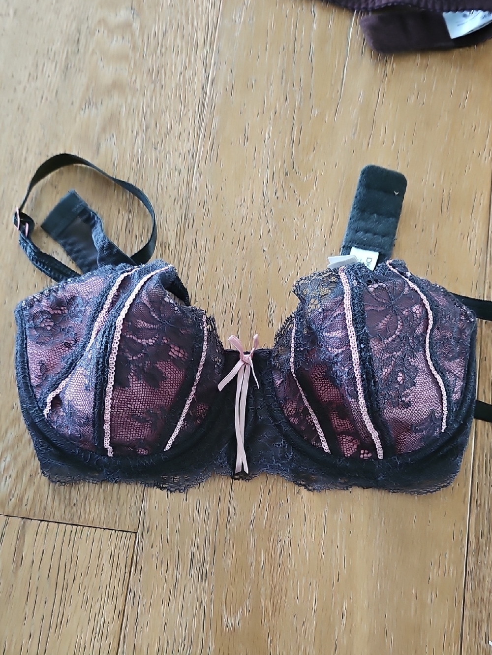 DKNYC Black Lace Underwire Bra with Pink Trim